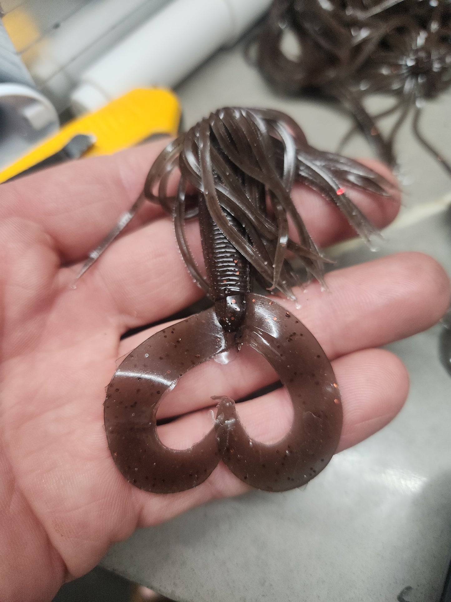 4 inch skirted double tail.